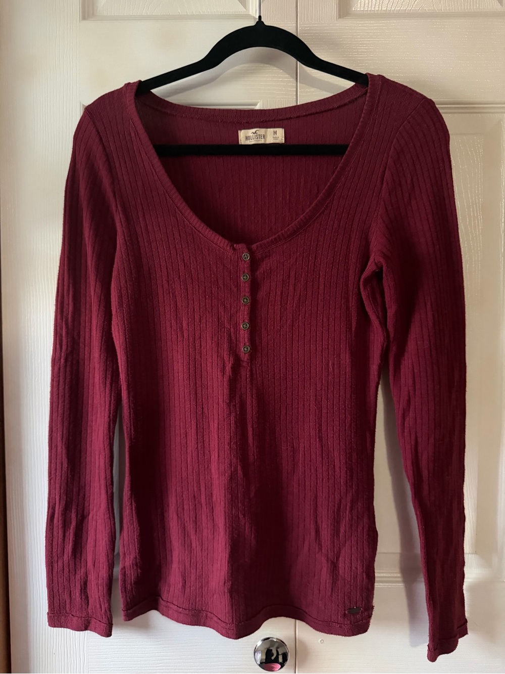 Hollister Women's Long-Sleeve Ribbed Henley Top - Wine